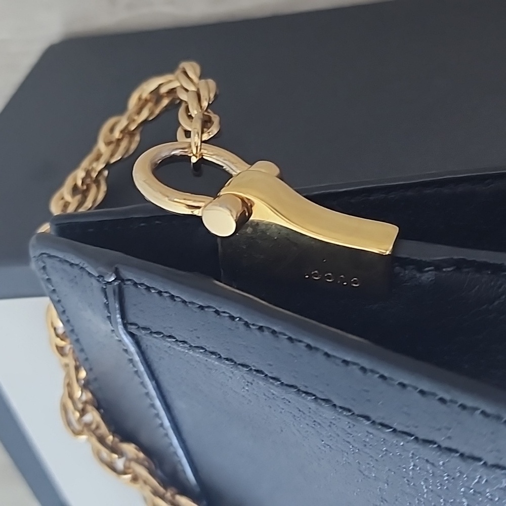 Gucci Black Leather Shoulder Bag - Picture 12 of 14